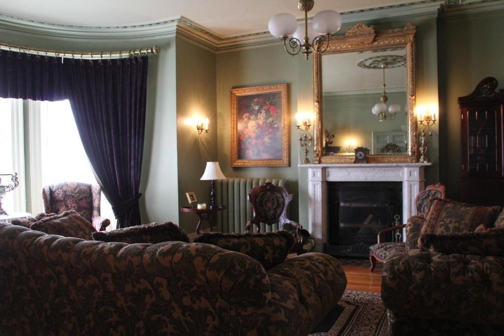 Fairholm Boutique Inns Charlottetown Bagian luar foto